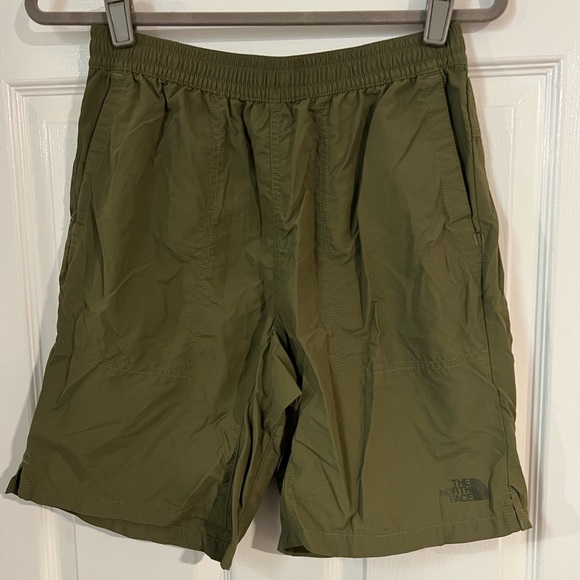 The North Face FlashDry XD 7" Inseam Wander Shorts Size Small Forest Olive EUC - Picture 3 of 14